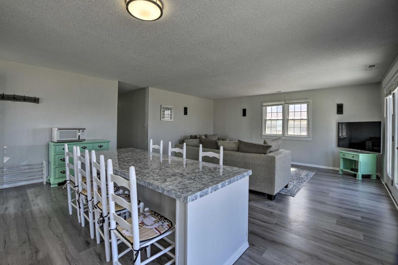 Oak Island Beach Abode With Deck Walk To Shore! Екстериор снимка