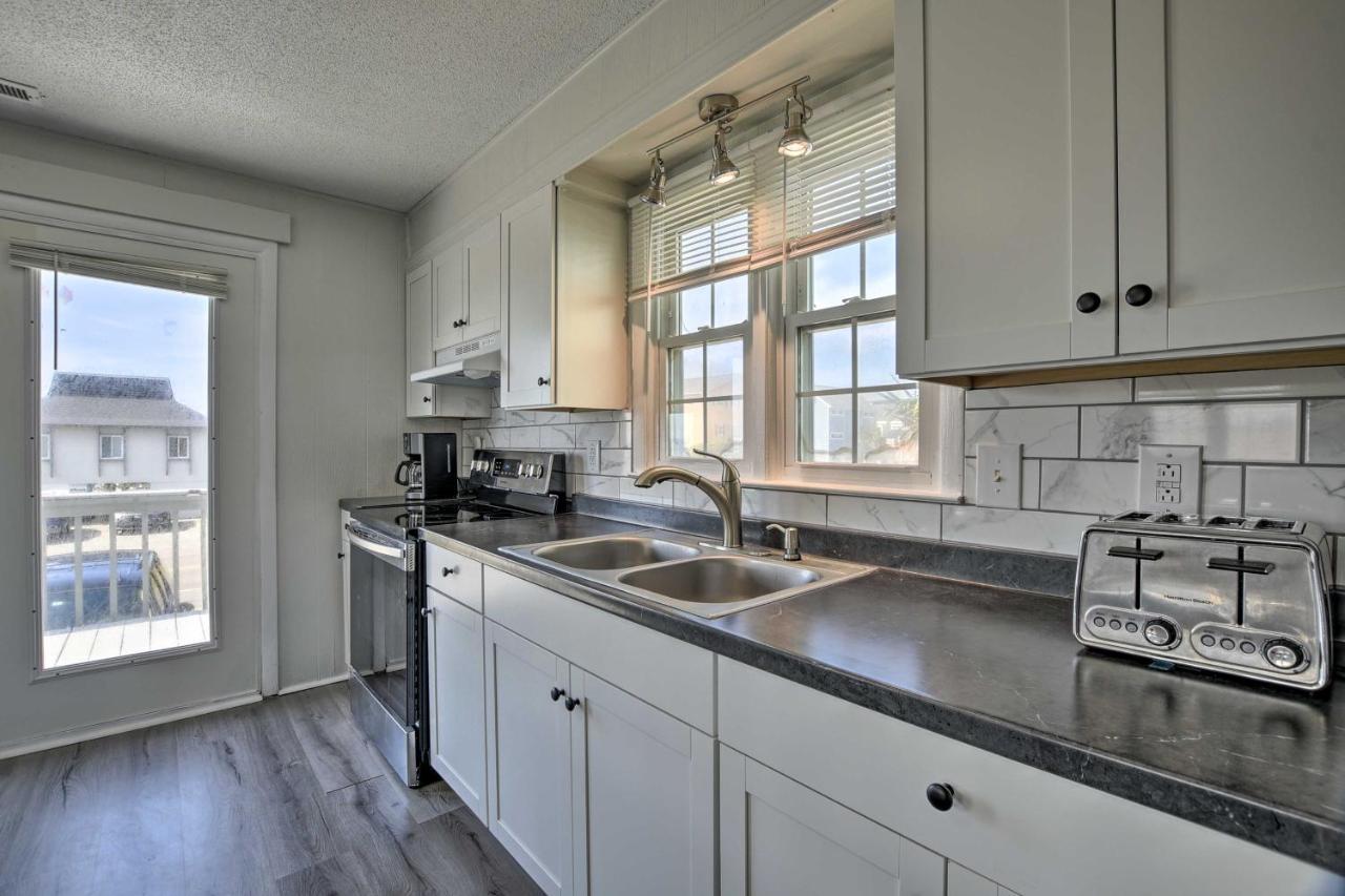 Oak Island Beach Abode With Deck Walk To Shore! Екстериор снимка