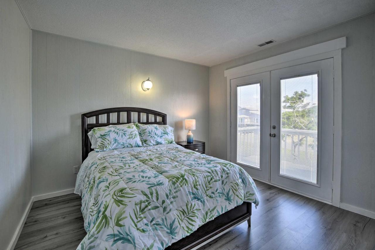 Oak Island Beach Abode With Deck Walk To Shore! Екстериор снимка