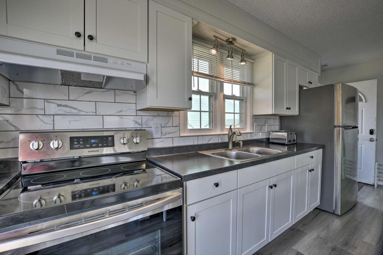 Oak Island Beach Abode With Deck Walk To Shore! Екстериор снимка
