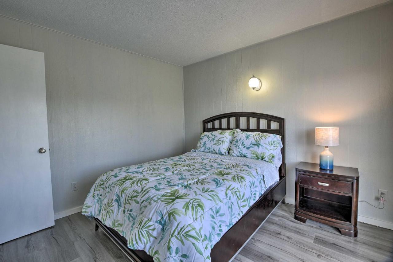 Oak Island Beach Abode With Deck Walk To Shore! Екстериор снимка
